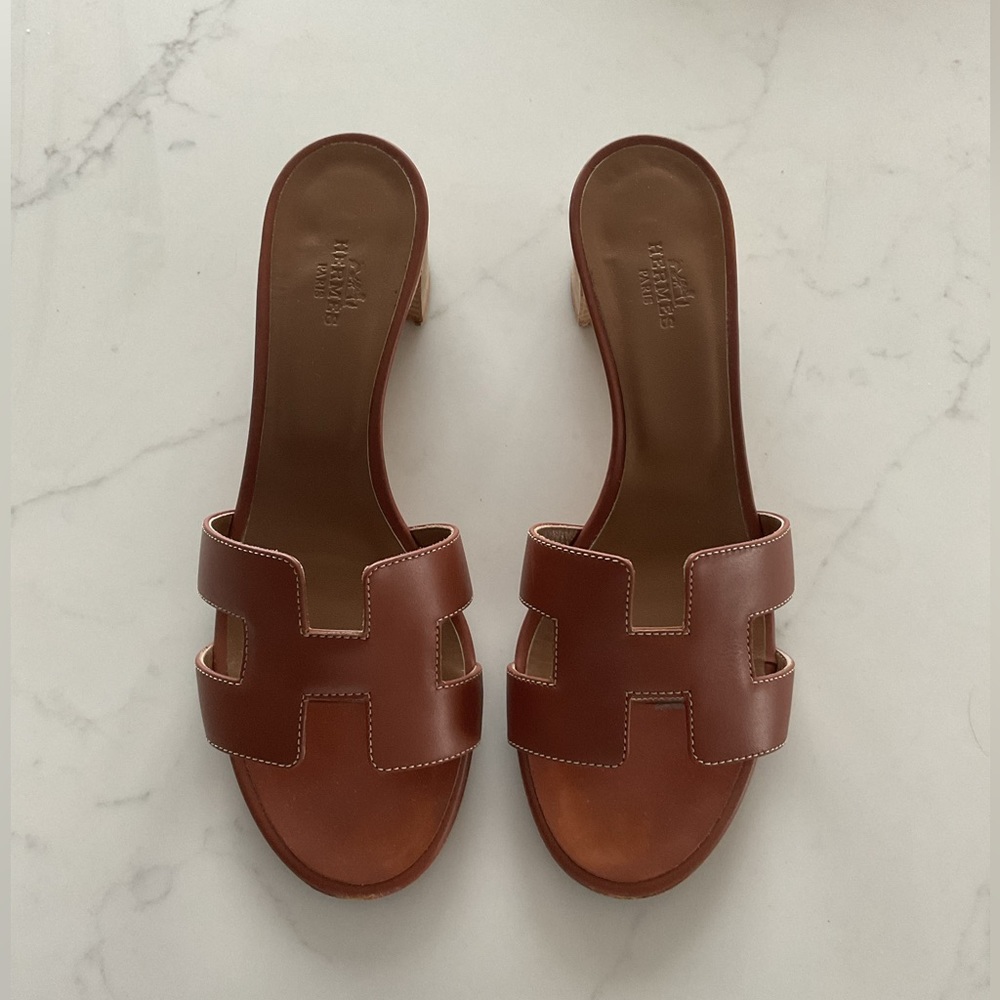 Hermès Oasis Sandals in Gold 37.5